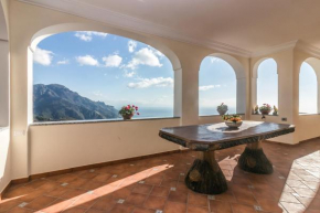 La Luna di Cristina Ravello